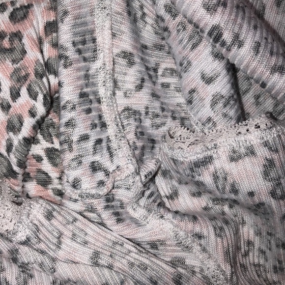 Secret Treasures size 3X (22W-24W) pink leopard print pajamas - Picture 4 of 5